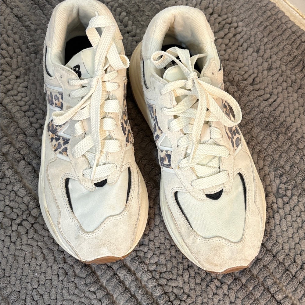 New Balance 5740 Cream Sneakers with Leopard Print size 10
